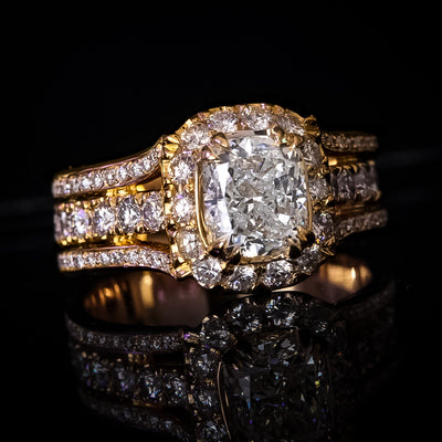 Cushion Halo 18k Royal Yellow Gold